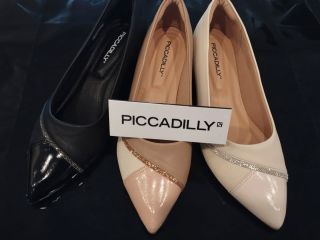 Další super kousky z naší nové podzimní kolekce🥰... Co Vy na to? A pokud se k nám nedostanete osobně, napište, rády botky...